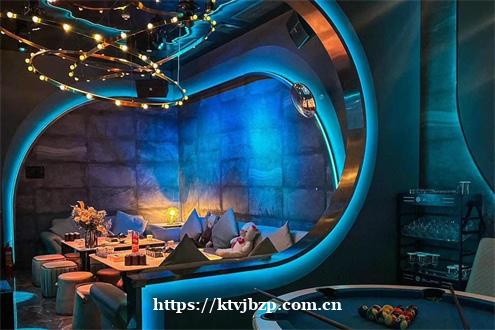 徐州酒吧招聘男模_徐州人喝酒厉害吗_福州酒吧上班怎么样