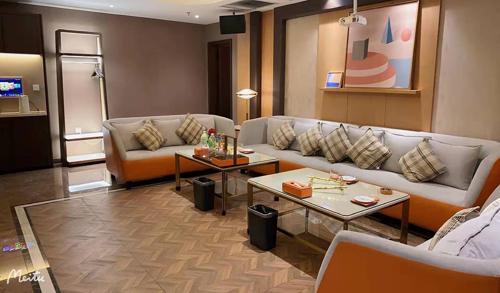 广州火爆夜场招聘男模模特网，祝你一臂之力(图1)